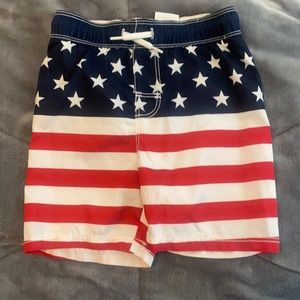 2T OLDNAVY American flag swim trunks